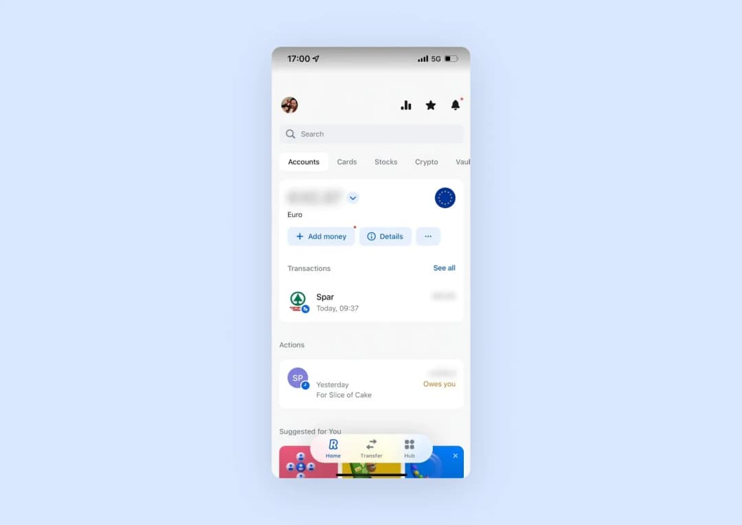Скриншот приложения Revolut с заблюренной информацией